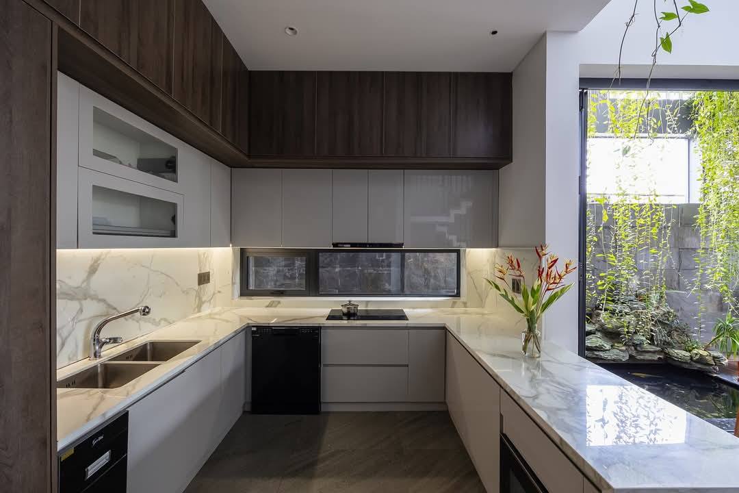 Biệt thự 3 tầng hiện đại - 10