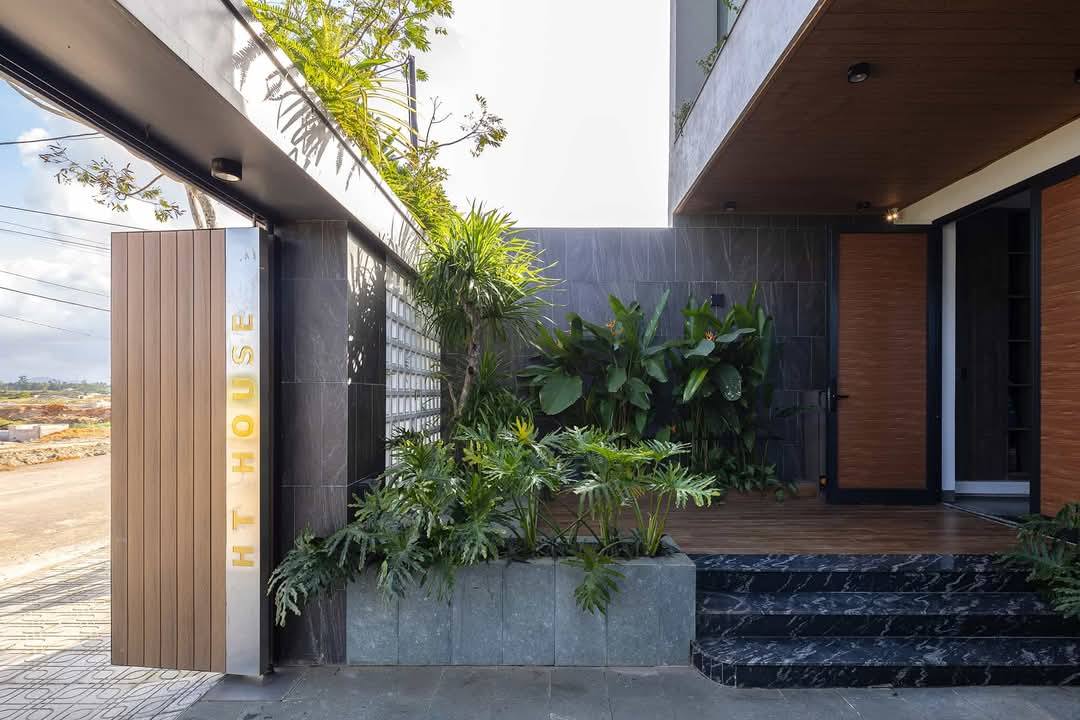 Biệt thự 3 tầng hiện đại - 3