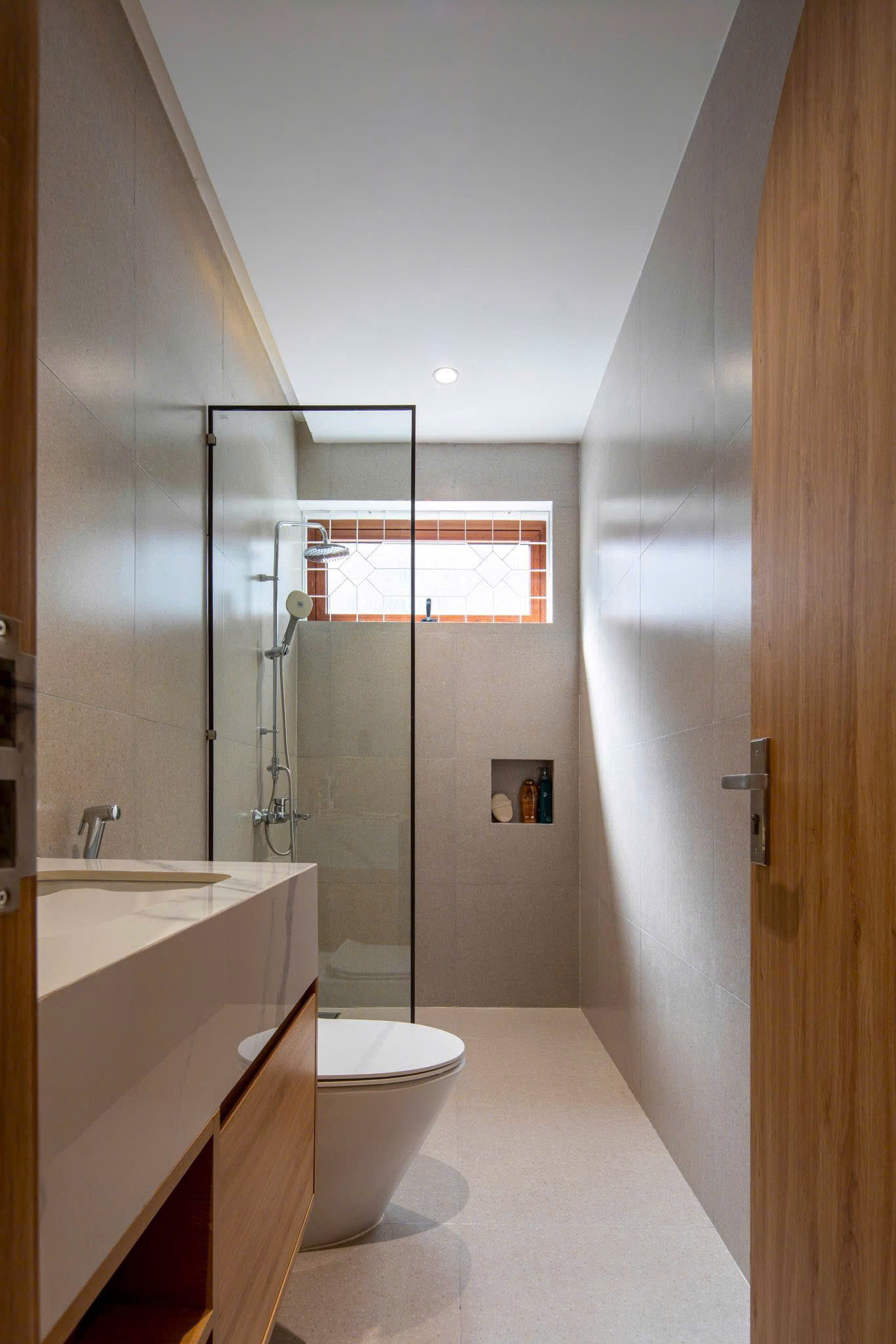 Nhà 2 tầng mái Nhật - 21