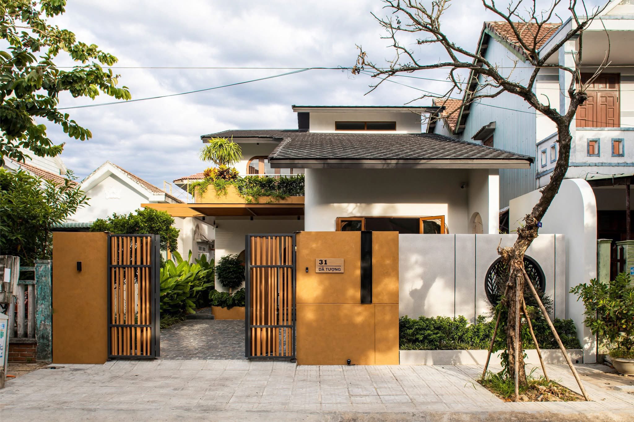 Nhà 2 tầng mái Nhật - 23